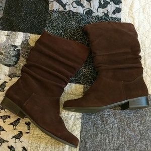 St. John's Bay Brown suede soft boots